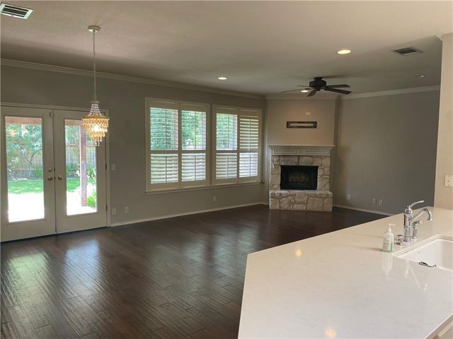 1618 Sundown DR, Austin, TX 78738