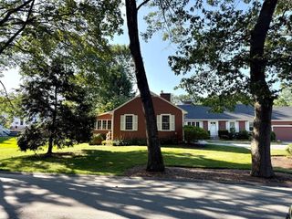 4 Lois Lane 4, Lexington, MA 02420
