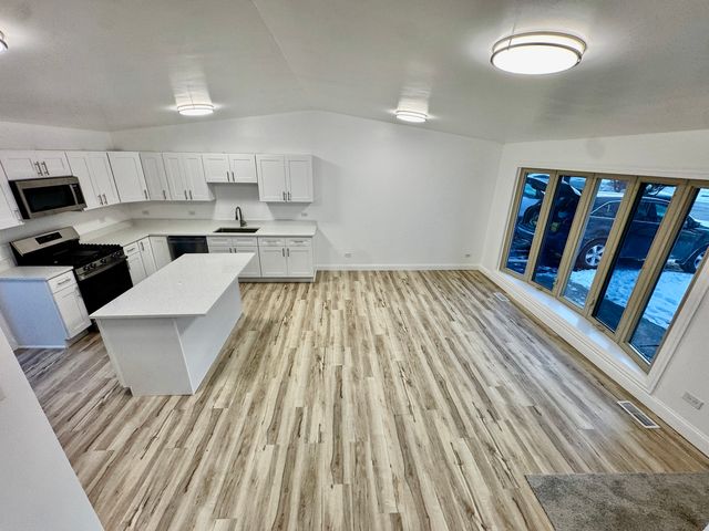 763 Cambridge Avenue, Matteson, IL 60443