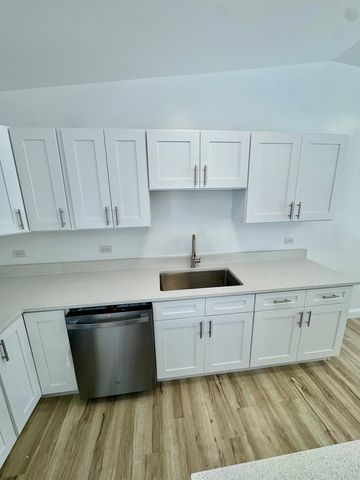 763 Cambridge Avenue, Matteson, IL 60443