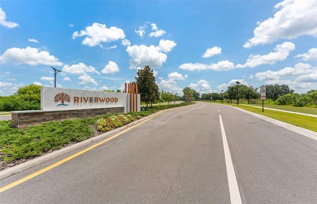 37385 CLINCH CIRCLE, Zephyrhills, FL 33540