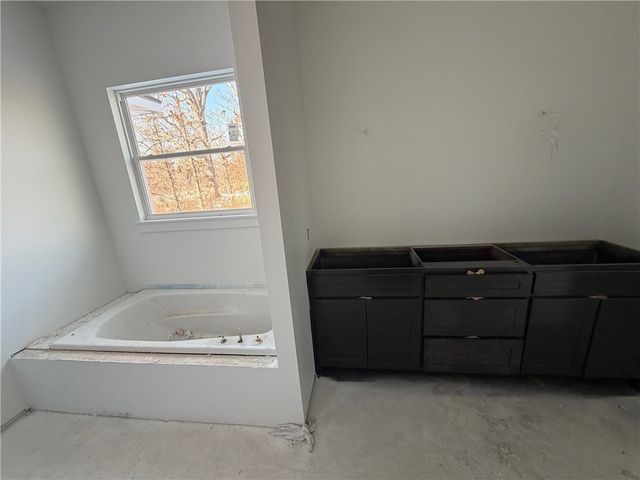 41 S Cheshnut Drive, Bella Vista, AR 72714