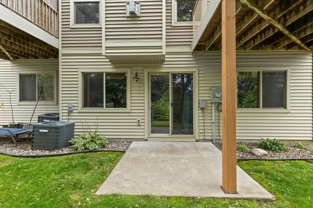 8374 Cedarview Circle, Savage, MN 55378