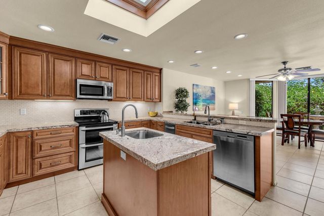6 Stanford Drive, Rancho Mirage, CA 92270