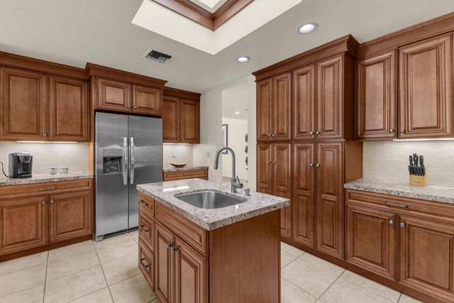 6 Stanford Drive, Rancho Mirage, CA 92270