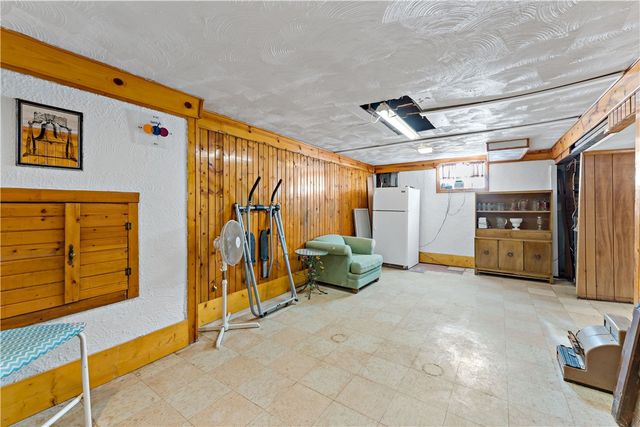 7 Robin Del Dr, Shaler, PA 15215