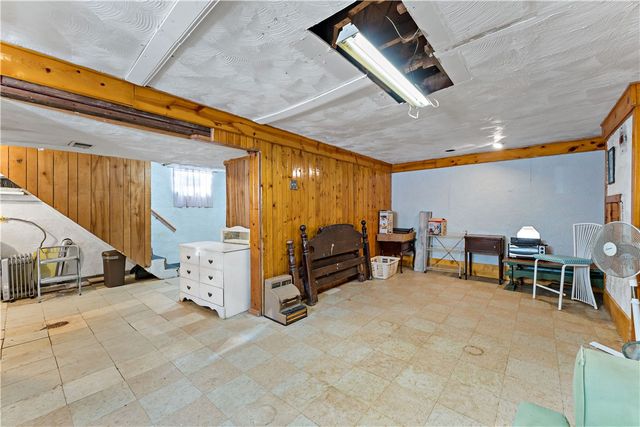 7 Robin Del Dr, Shaler, PA 15215