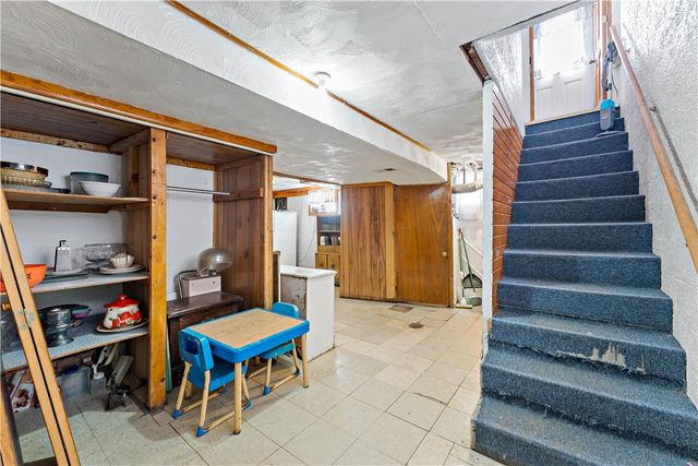 7 Robin Del Dr, Shaler, PA 15215