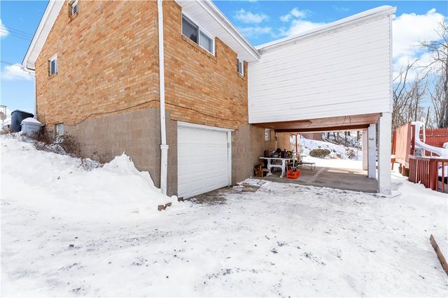 7 Robin Del Dr, Shaler, PA 15215