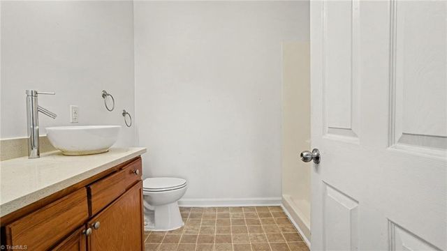 3431 N Church Street 307, Greensboro, NC 27405