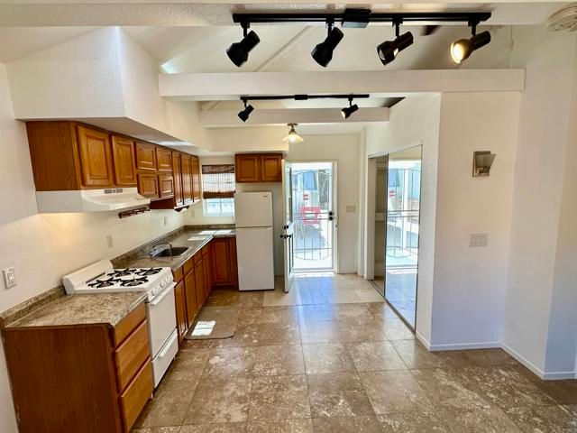 2445 S. Stage Coach Ln., Fallbrook, CA 92028