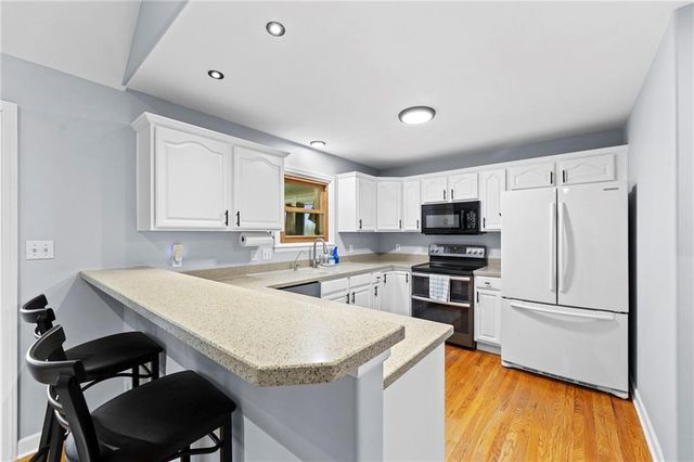 169 E 1600th Road, Baldwin City, KS 66006