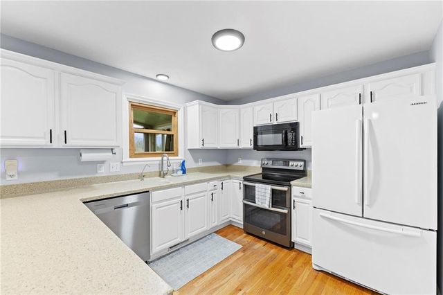 169 E 1600th Road, Baldwin City, KS 66006