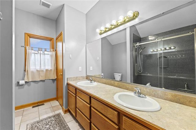 169 E 1600th Road, Baldwin City, KS 66006