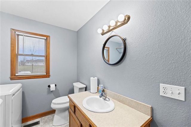 169 E 1600th Road, Baldwin City, KS 66006