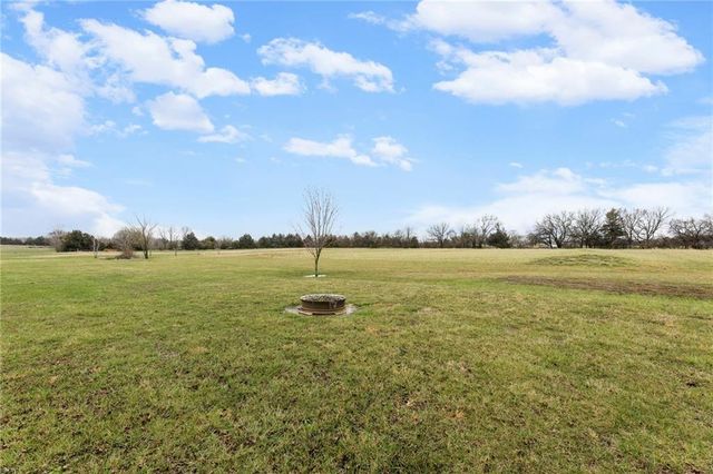 169 E 1600th Road, Baldwin City, KS 66006