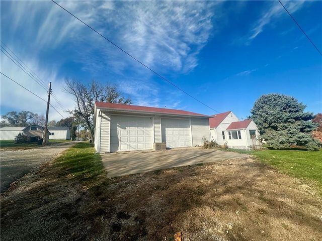 1222 E 3rd Street, Maryville, MO 64468