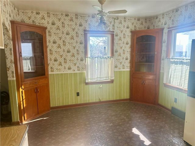 1222 E 3rd Street, Maryville, MO 64468