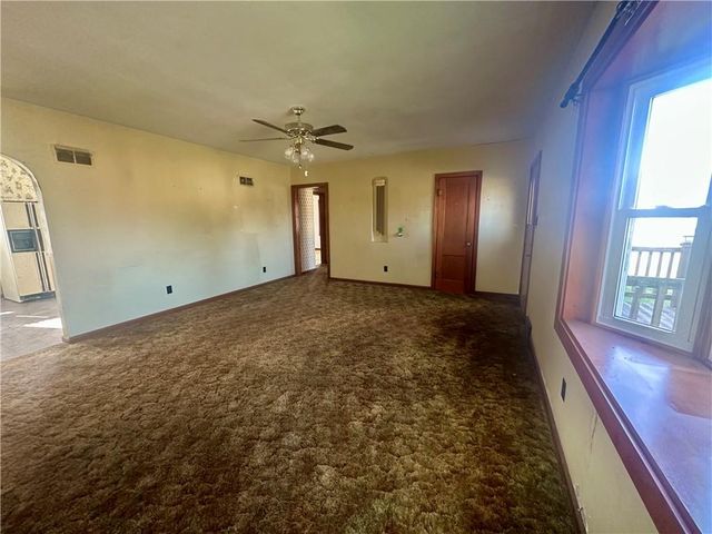 1222 E 3rd Street, Maryville, MO 64468