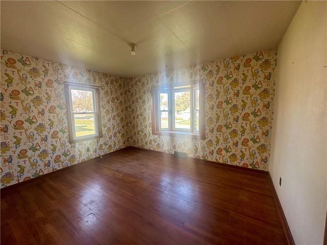 1222 E 3rd Street, Maryville, MO 64468