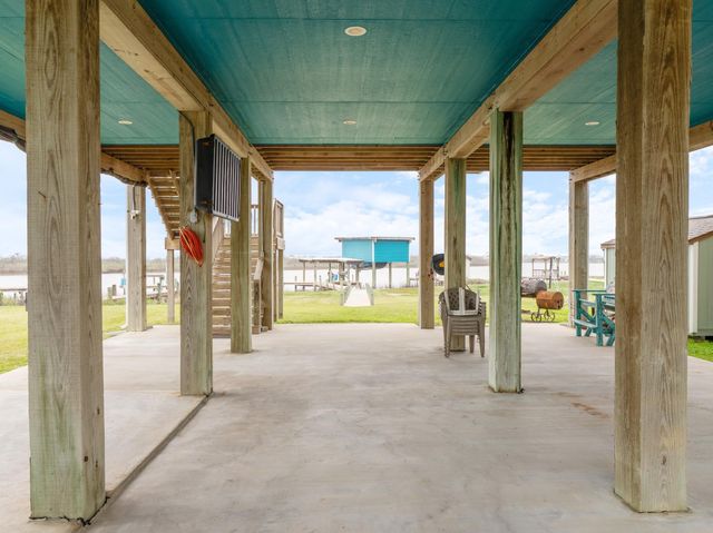 1390 County Road 201, Sargent, TX 77414