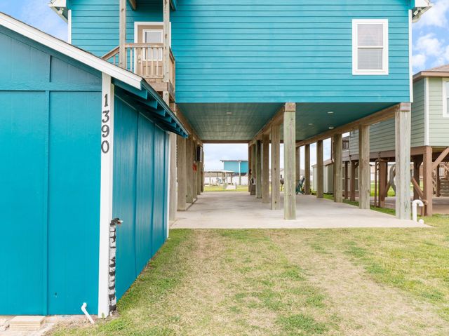 1390 County Road 201, Sargent, TX 77414