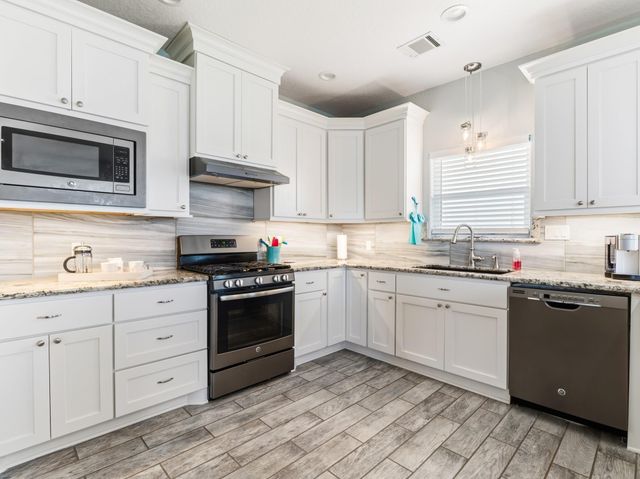 1390 County Road 201, Sargent, TX 77414