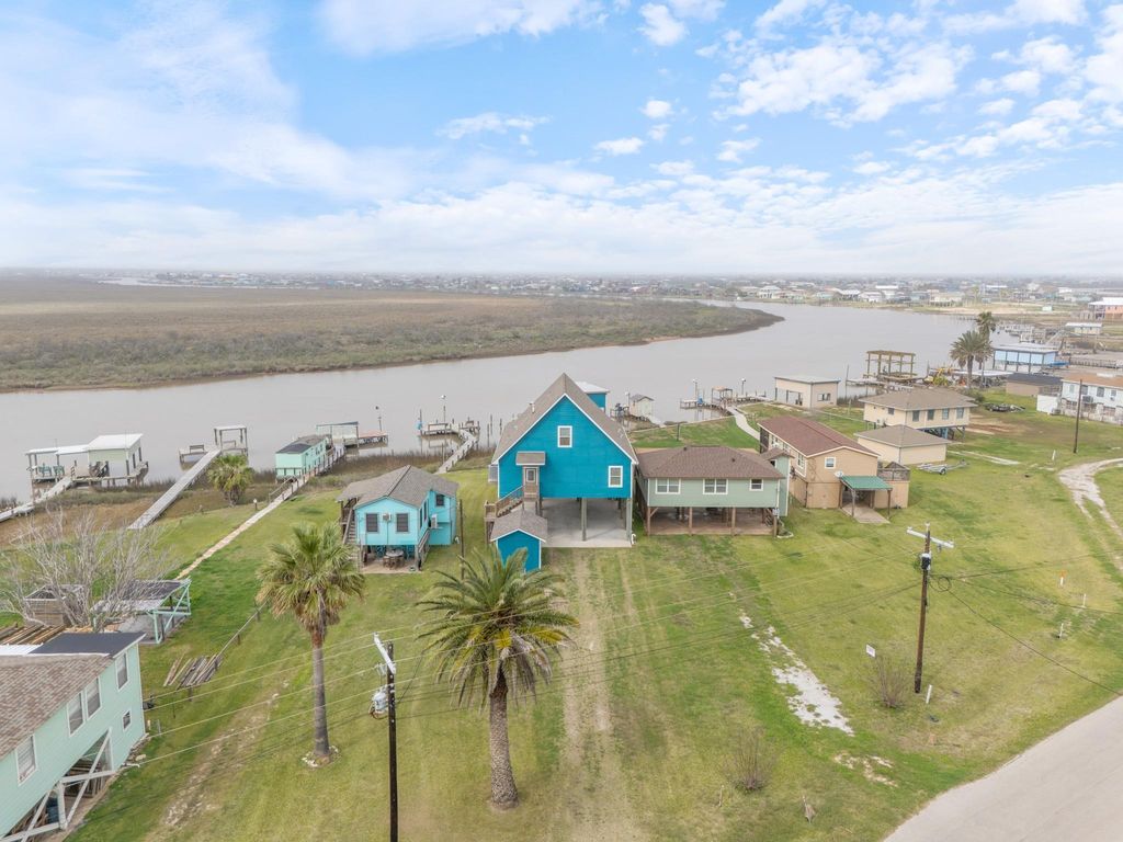 1390 County Road 201, Sargent, TX 77414