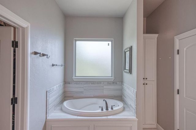 31814 Landrun Avenue, Norman, OK 73072