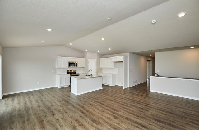 1117 Featherstone Avenue NE, Bondurant, IA 50035