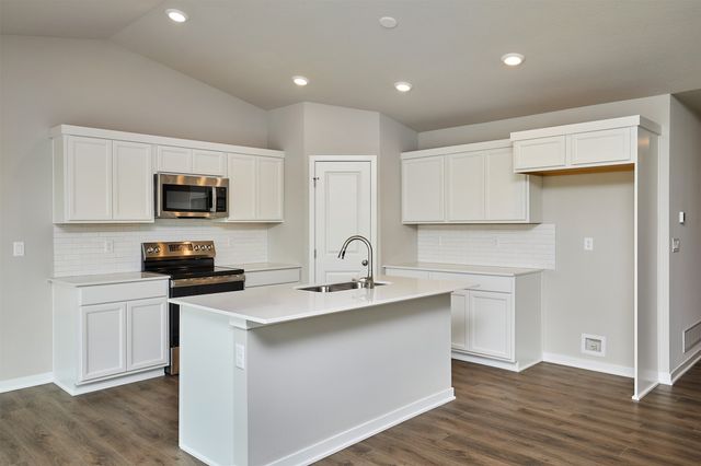 1117 Featherstone Avenue NE, Bondurant, IA 50035