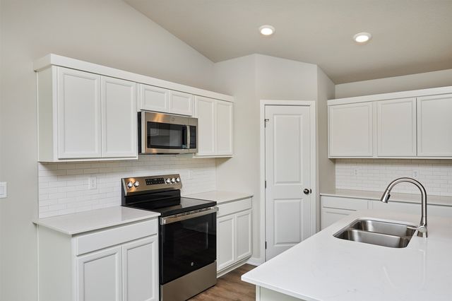 1117 Featherstone Avenue NE, Bondurant, IA 50035