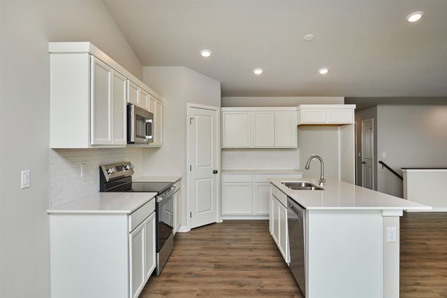 1117 Featherstone Avenue NE, Bondurant, IA 50035