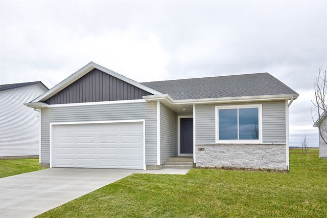 1117 Featherstone Avenue NE, Bondurant, IA 50035
