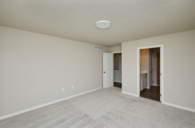 1117 Featherstone Avenue NE, Bondurant, IA 50035