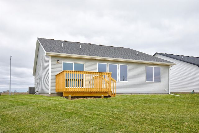 1117 Featherstone Avenue NE, Bondurant, IA 50035