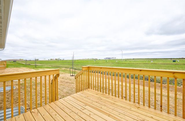 1117 Featherstone Avenue NE, Bondurant, IA 50035