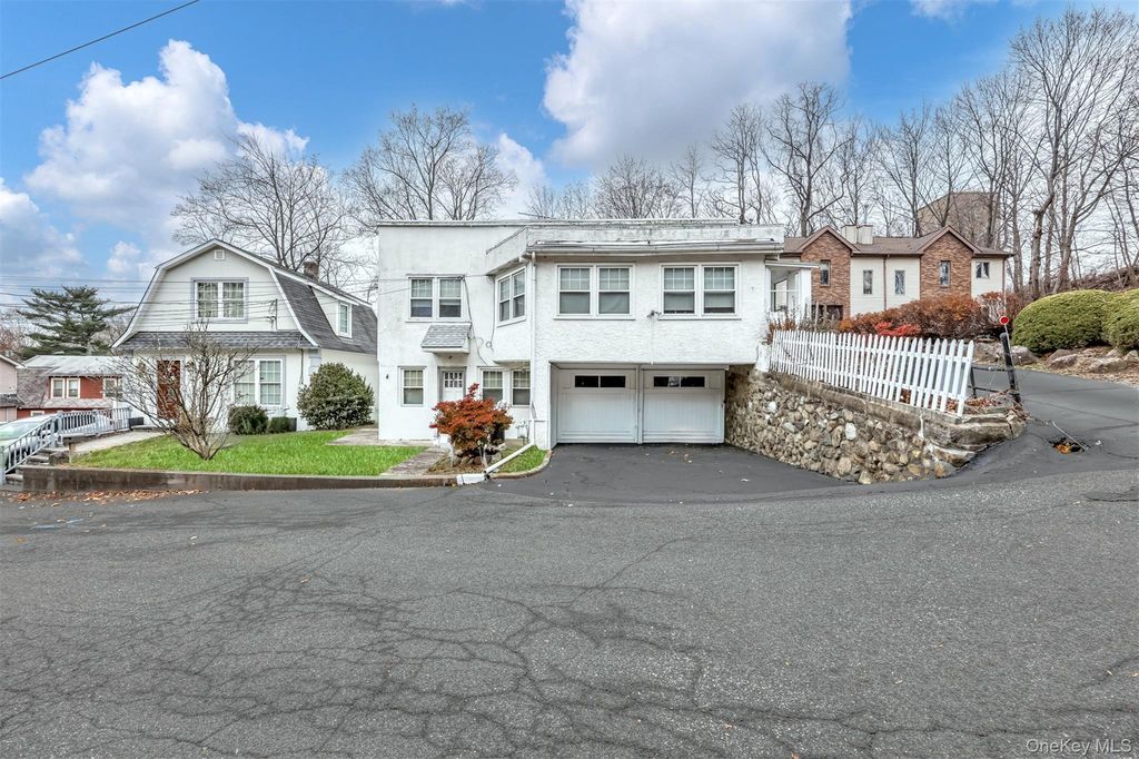 4 Cedar Lane, Suffern, NY 10901