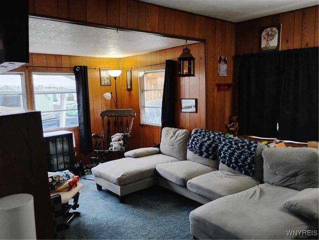 53 Carefree Lane, Cheektowaga, NY 14227