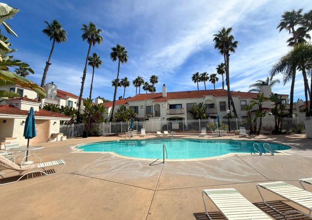 9392 Twin Trails Dr 105, San Diego, CA 92129