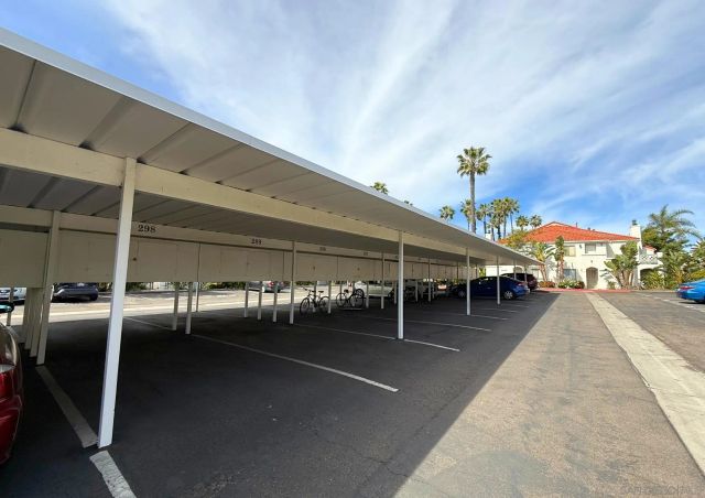 9392 Twin Trails Dr 105, San Diego, CA 92129