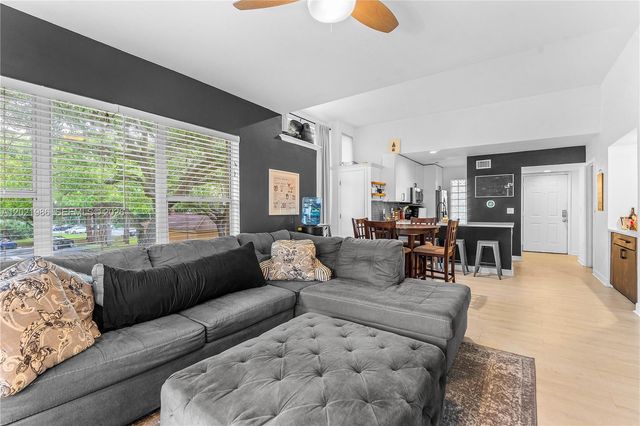 4759 Via Palm Lakes 312, West Palm Beach, FL 33417
