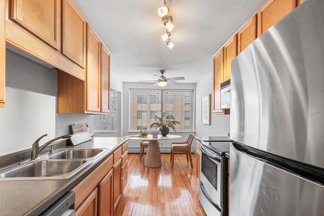 1770 Bryant Avenue S 301, Minneapolis, MN 55403