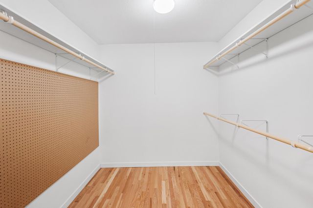 1770 Bryant Avenue S 301, Minneapolis, MN 55403