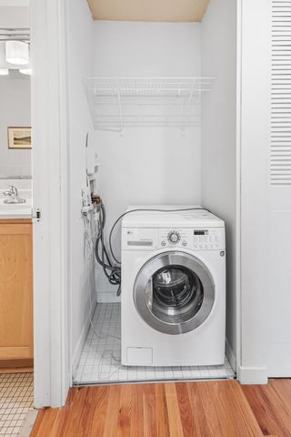 1770 Bryant Avenue S 301, Minneapolis, MN 55403