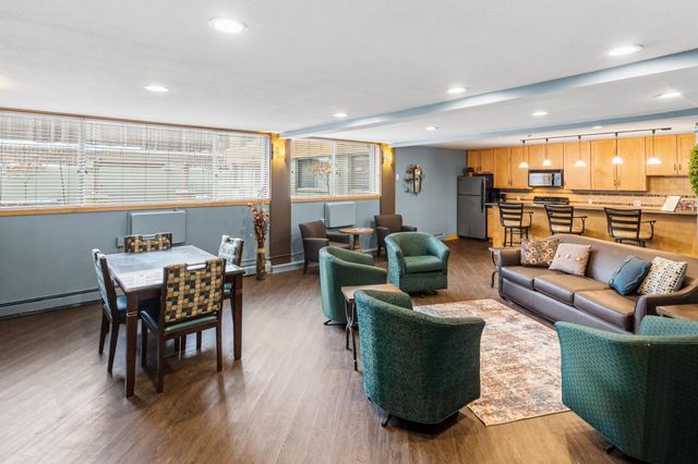 1770 Bryant Avenue S 301, Minneapolis, MN 55403