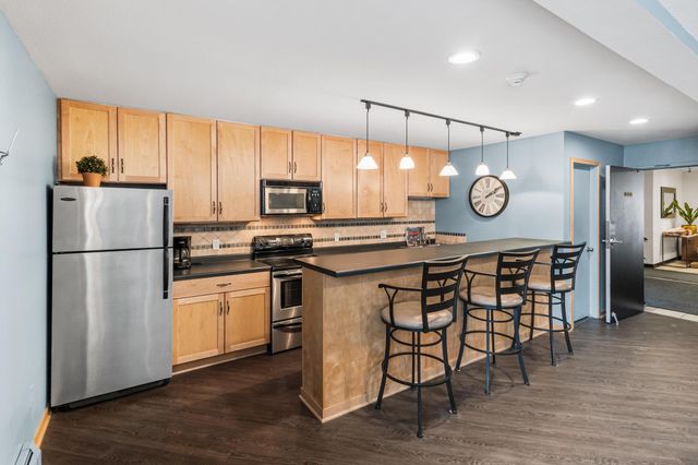 1770 Bryant Avenue S 301, Minneapolis, MN 55403