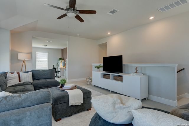 3021 Hess, Schertz, TX 78154