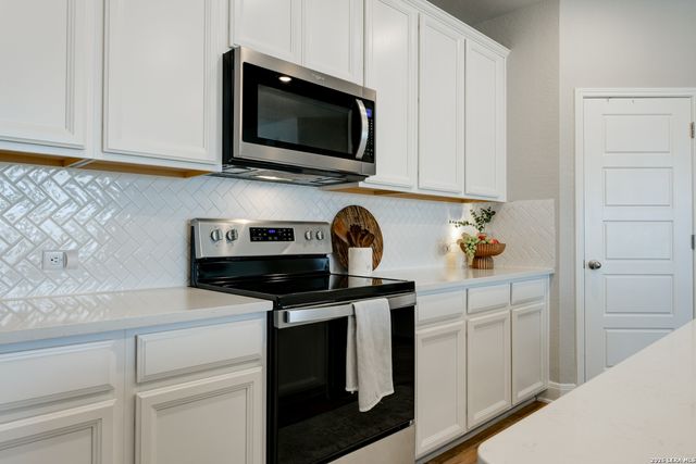 3021 Hess, Schertz, TX 78154