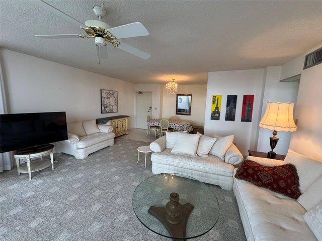 336 N Birch Rd 3E, Fort Lauderdale, FL 33304